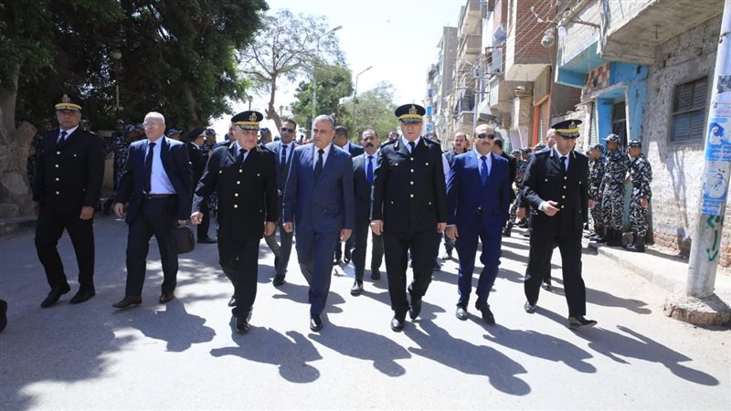 جنازة عسكرية لمدير