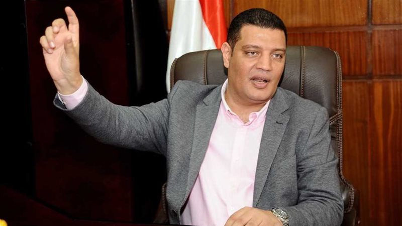 الدكتور أيمن عبد