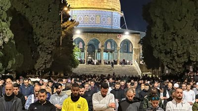 رغم الاقتحامات.. الآلاف يتوافدون على المسجد الأقصى لتأدية صلاة التراويح (صور) 