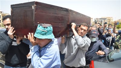 بعد وفاتها بالسرطان.. وصول جثمان شيرين الطحان لمسجد الشربتلي (فيديو وصور)