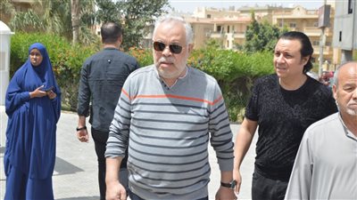 أشرف زكي ومحمد محمود يشاركان في جنازة شيرين الطحان (صور)
