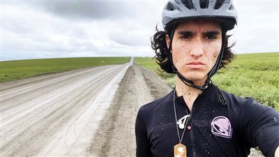 مراهق أمريكي يجوب العالم على دراجة 