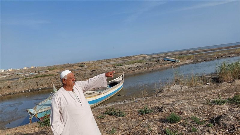 احد صيادي برج البرلس