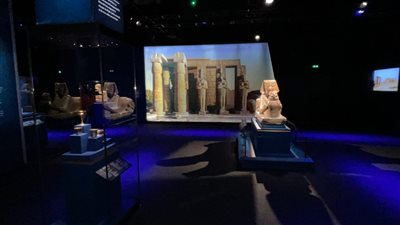 إقبال كبير على معرض رمسيس وذهب الفراعنة بباريس في يومه الأول