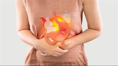 10 أسباب وراء الإصابة بالحموضة بعد الإفطار 