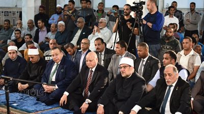 إمام وخطيب السيدة نفيسة يكشف أهم عوامل النصر في احتفالية غزوة بدر (صور)