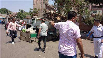 محافظة الجيزة تحرر 15 مخالفة بيئة و645 إشغالا للطريق العام بالهرم