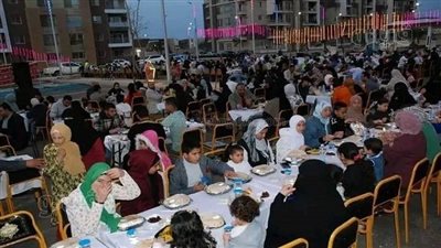 مائدة الفرحة والبهجة، أهالى العاشر بالشرقية ينظمون إفطار جماعى (صور)