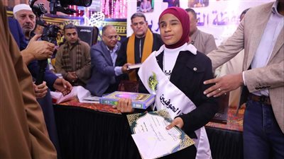 تكريم حفظة القرآن الكريم والأم المثالية بإدارة شباب بنها