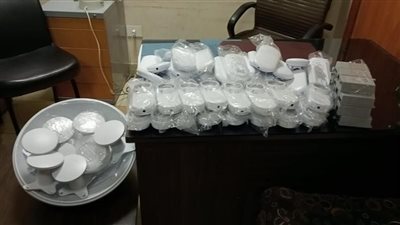 ضبط مستلزمات مهربة لشبكات الإنترنت مخبأة فى شحنة بميناء سفاجا البحرى