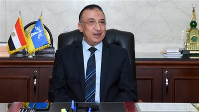 محافظ الإسكندرية: رصف 3 شوارع متفرعة من محرم بك