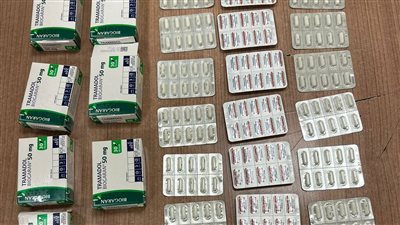 ضبطت راكب بحوزته شرائط لعقار الترامادول المخدر بمطار القاهرة