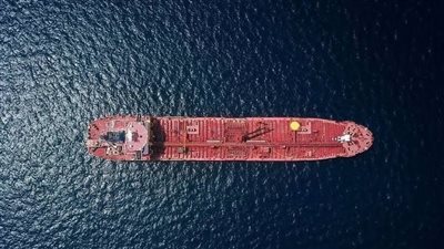 خزان عائم معرض للانفجار.. آخر تطورات عملية نقل النفط من السفينة صافر