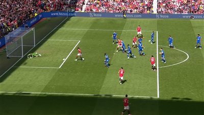 مانشستر يونايتد يفوز بثنائية على إيفرتون بالدوري الإنجليزي ( صور)