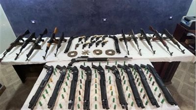 حبس 34 متهما بحيازة أسلحة نارية ومخدرات في أسيوط 