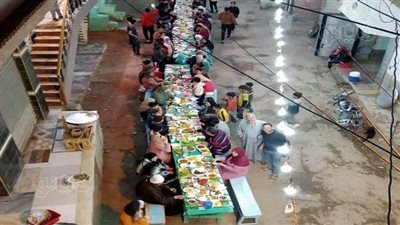  أهالي قريتين في الشرقية ينظمون مائدة إفطار جماعية (صور)