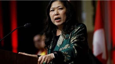 وزيرة كندية تندد بجرائم الكراهية ضد المسلمين بعد محاولة تمزيق مصحف