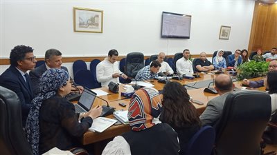 شعبة الأغذية الخاصة تناقش ضوابط تسجيل المصانع والمكملات بهيئة سلامة الغذاء