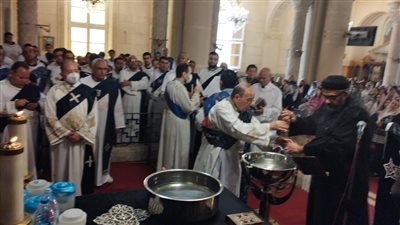 كنائس الإسكندرية تحتفل بقداس أحد السعف (صور)