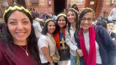 إكليل وخواتم وصلبان.. مظاهر استقبال مبهجة لأقباط بورسعيد في حد السعف (صور) 