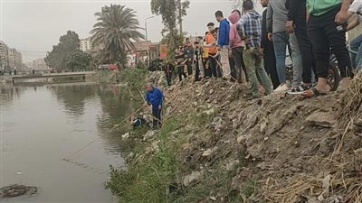 البحث عن جثمان شاب غرق في ترعة القاصد بطنطا (فيديو وصور)