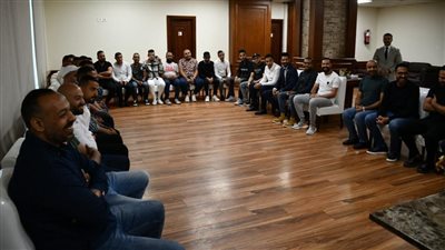 أشرف صبحي يكرم شباب المطرية منظمي أكبر مائدة إفطار رمضان في مصر