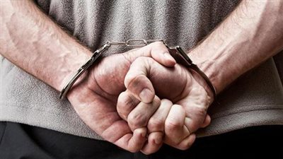 التحقيق مع زوج مخلوع بعد سقوط زوجته من شرفة منزلها هربا منه