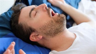  هل الشخير علامة على الإصابة بقصور الغدة الدرقية؟