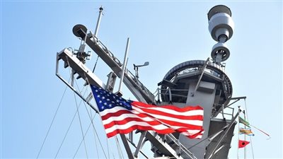 اندلاع حريق بسفينة حربية أمريكية قبالة سواحل أوكيناوا اليابانية