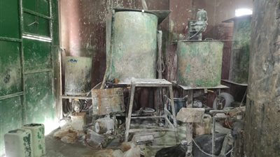 من بودرة سيراميك وقشور فول سوداني، الجيزة تحقق في واقعة ضبط مصنع إنتاج الطحينة (فيديو وصور) 