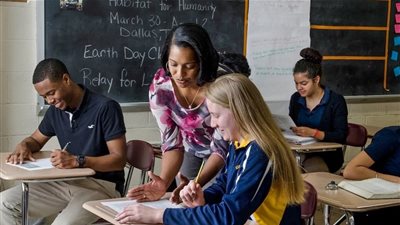 فصل معلم طلب من تلاميذه كتابة نعي يُنشر بعد وفاتهم