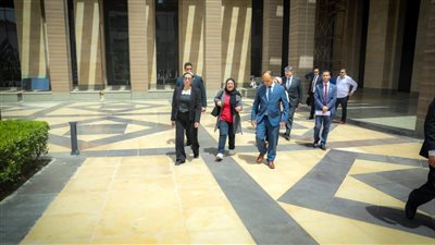 وزيرة البيئة: المبانى الحكومية بالعاصمة الإدارية تلبى متطلبات التحول الرقمي (صور)