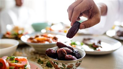 لاستكمال شهر رمضان بصحة جيدة، 7 عادات التزم بها
