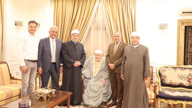 الدكتور أحمد عمر
