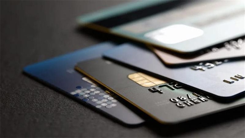 البطاقات المصرفية،