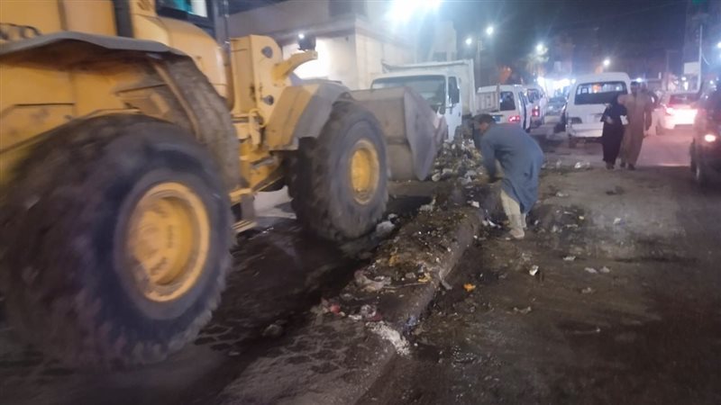 رفع القمامة بقرية