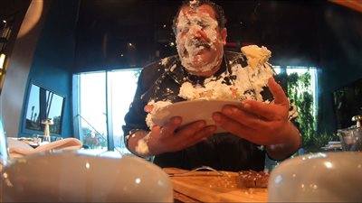 رامز جلال يسخر من محمود حافظ بعد تعرضه لإصابة قوية (فيديو)