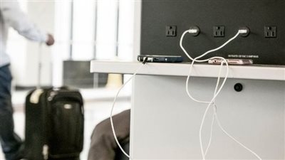 تجنب شحن هاتفك بالأماكن العامة.. 