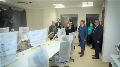 أبرز سمات مبنى وزارة البيئة بالعاصمة الإدارية.. تسجيل الحضور والانصراف ببصمة العين.. ومواعيد محددة لتناول الطعام