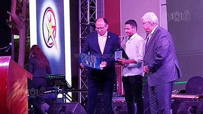 رئيس جامعة حلوان يكرم الفائزين بمسابقة أنت النجم (صور)