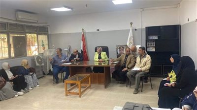  اجتماع مسئولي إدارة 6 أكتوبر التعليمية لمناقشة طباعة الامتحانات (صور)