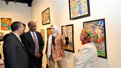 التعليم والسفارة الهندية تنظمان معرض لمحات من الهند للمعلمين بدار الأوبرا