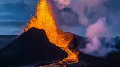 زلزال وبركان يضربان جزيرة روسية في نفس الوقت