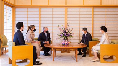 ملك الأردن يلتقي الامبراطور الياباني في طوكيو