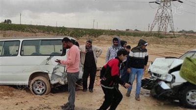 إصابة 11 شخصا فى حادث تصادم بطريق إسكندرية مطروح