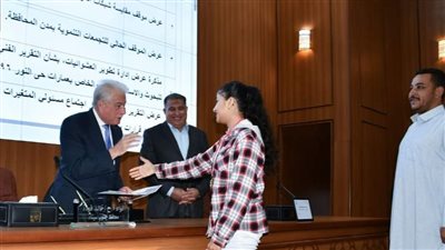 محافظ جنوب سيناء يكرم المتفوقين رياضيا وفي الأنشطة المدرسية