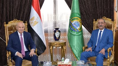 محافظ الإسماعيلية يستقبل مستشار رئيس الجمهورية لمبادرة حياة كريمة 