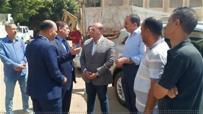 نائب محافظ الجيزة يتفقد كوبري مشاة أبو غالب ومحطة الصرف الصحي