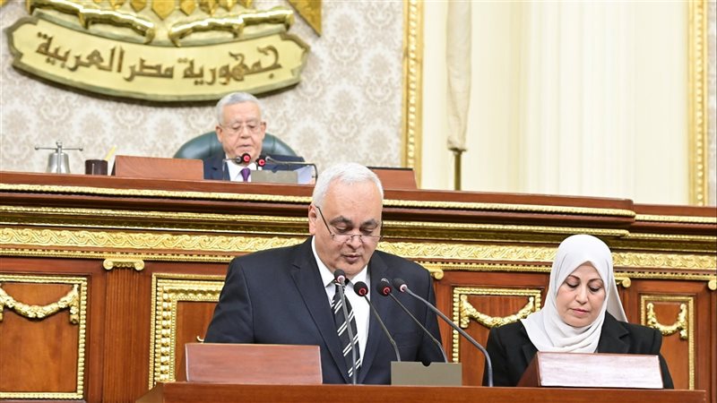 مناقشة قانون أكاديمية