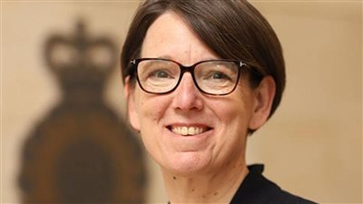 من هي آن كيست باتلر أول سيدة تترأس الاستخبارات البريطانية؟ (بروفايل)